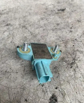 Audi A6 S6 C6 4F Airbag deployment crash/impact sensor