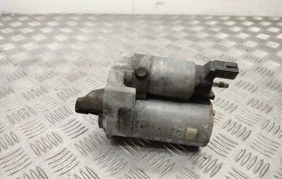 Peugeot 208 Starter motor 9671530880