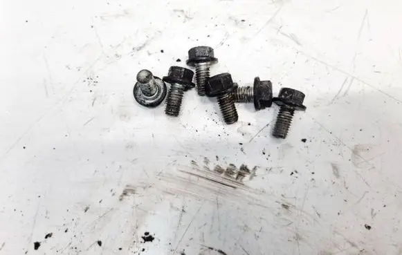 Saab 9-5 Nuts/bolts 
