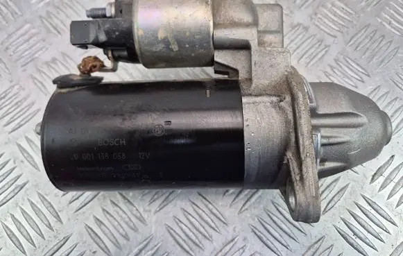 BMW X1 E84 Starter motor 7638194 20121217 0001138058