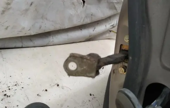 Nissan Almera N16 Front door check strap stopper 