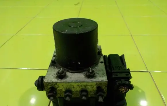 Mercedes-Benz Sprinter W906 ABS Pump 0265956032