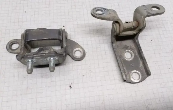 Toyota Corolla E120 E130 Rear door hinge set 