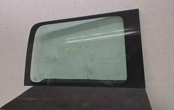 Mercedes-Benz Sprinter W906 Rear side window E000262 43R001167 72WDG40