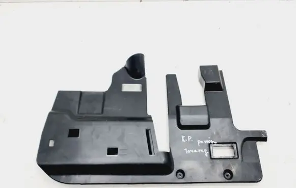 Volkswagen Touareg I Dashboard lower bottom trim panel 7L6815173E