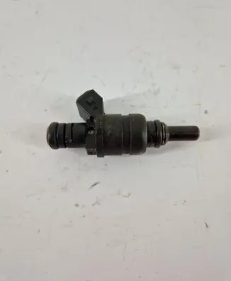 Audi A3 S3 8L Fuel injector 06A906031D