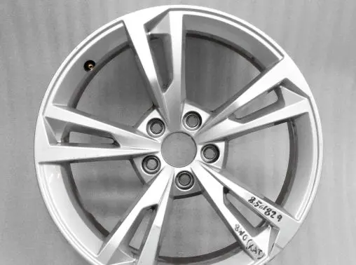 Audi A4 S4 B9 8W R18 alloy rim 