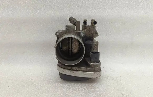 Seat Leon (1P) Throttle valve 06A133062AT A2C53093430 07405