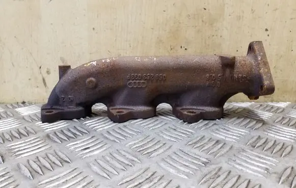 Audi Q7 4L Exhaust manifold 059253033P