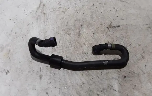 Volvo XC90 Engine coolant pipe/hose 31338404