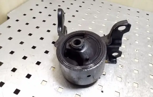 Peugeot 4007 Gearbox mount MN184356