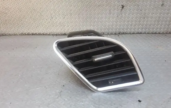 Audi A5 8T 8F Dashboard side air vent grill/cover trim 8T1820902B