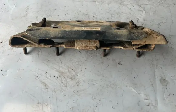 Dodge Nitro Gearbox mount P52125138AC 52125138AC P52125138