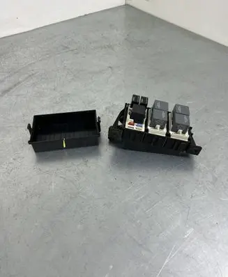 Jeep Grand Cherokee Fuse module