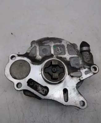 Audi A4 S4 B8 8K Vacuum pump 03L145100