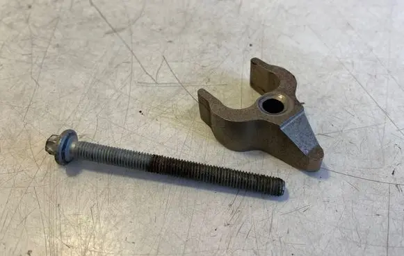 BMW X6 F16 Fuel Injector clamp holder 