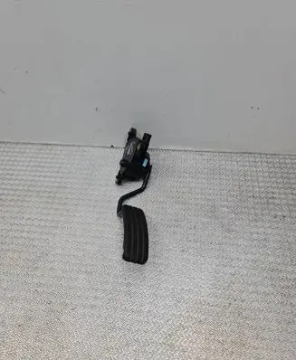 Renault Clio III Accelerator throttle pedal 8200297342 1797A 00074