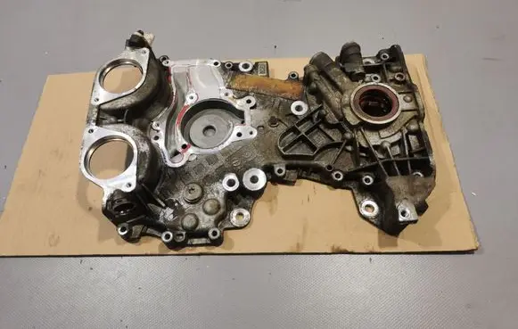 Opel Zafira C Timing chain cover 25194353