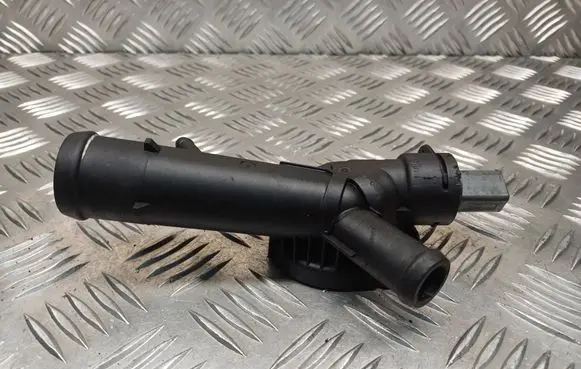 Volkswagen Polo V 6R Engine coolant pipe/hose 03L121131F