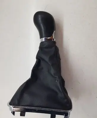 Skoda Rapid (NH) Gear lever shifter trim leather/knob 5JC711456