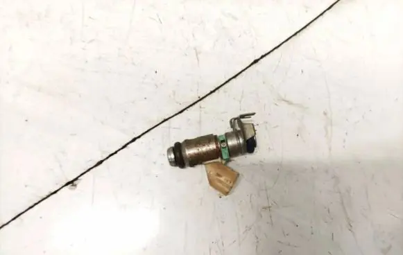 Volkswagen Golf V Fuel injector 036031ac