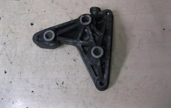Opel Astra H Engine mounting bracket 8972624630 VD5138