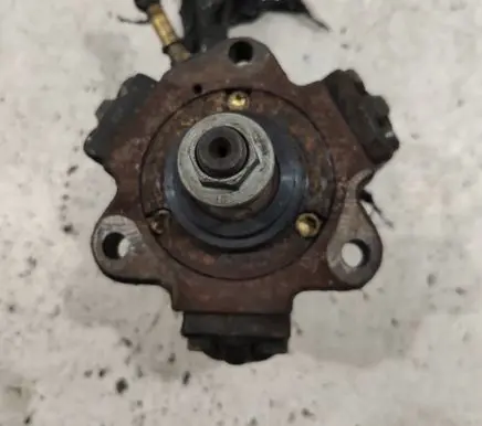 Renault Scenic I Fuel injection high pressure pump 7700111010