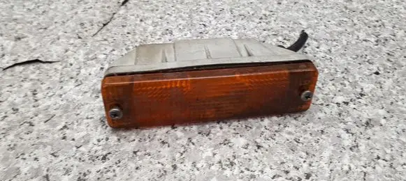 Volkswagen Jetta III Front fender indicator light 171953049E