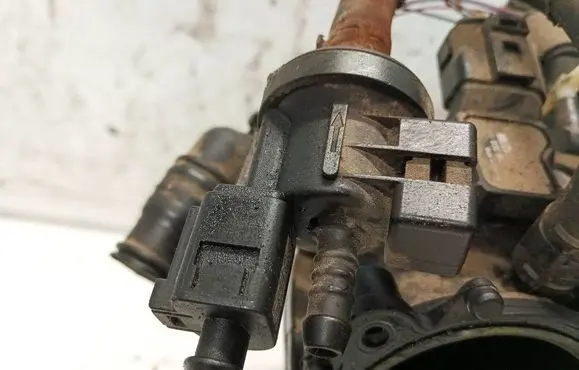 Audi A6 S6 C6 4F Valve vacuum 06e906517a