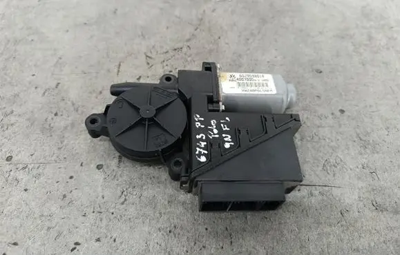 Volkswagen Polo Front door window regulator motor 6Q2959801A400700D