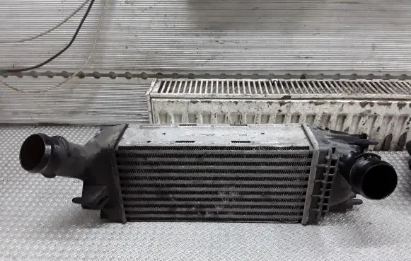 Peugeot 407 Intercooler radiator 9657073480
