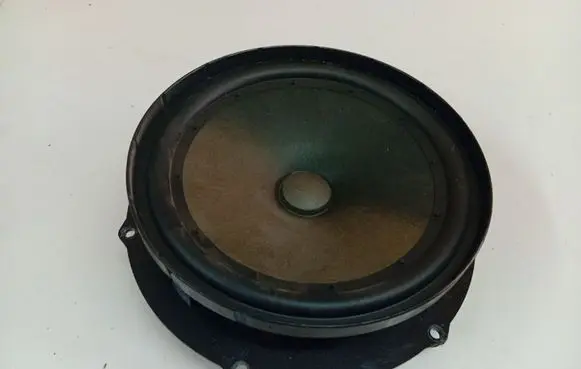 Skoda Octavia Mk2 (1Z) Front door speaker 1Z0035411A
