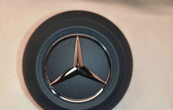 Steering wheel airbag