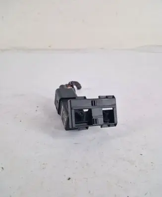 Volkswagen Caddy Glow plug pre-heat relay 038907281D