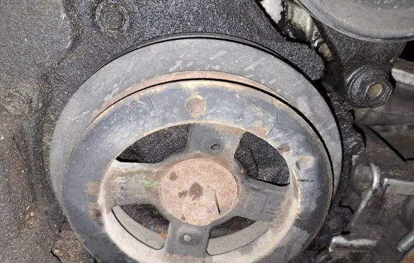Nissan Almera N16 Crankshaft pulley