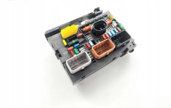 Peugeot 308 Fuse module 9664706280