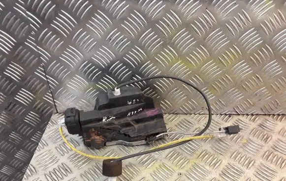 Mercedes-Benz A W168 Coupe door lock (next to the handle) 