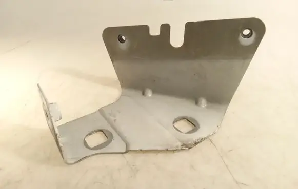 Renault Trafic III (X82) Fender mounting bracket 52045R