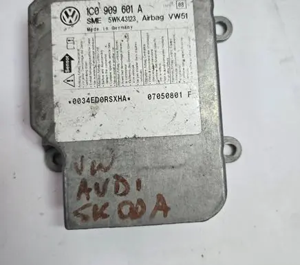 Skoda Fabia Mk1 (6Y) Airbag control unit/module 1C0909601A 5WK43123 07050801F