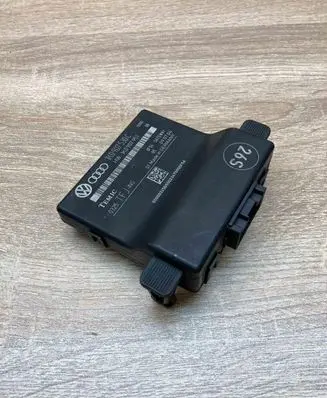 Volkswagen Golf V Gateway control module 1K0907530C 1K0907951