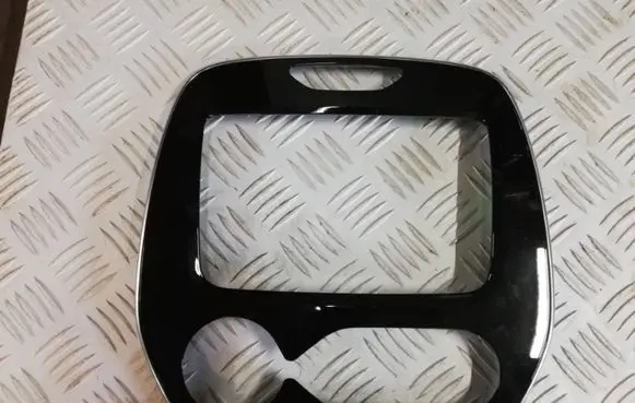 Renault Captur Panel trim 682703348R