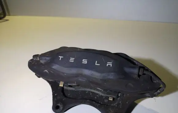 Tesla Model S Front brake caliper 104263900D