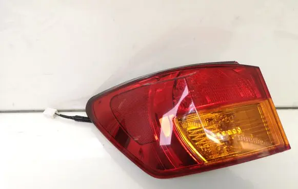 Lexus IS 220D-250-350 Rear/tail lights
