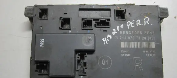 Mercedes-Benz E W211 Door control unit/module 2118707026