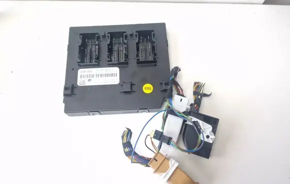 Volkswagen Golf Plus Comfort/convenience module 1K0937084D