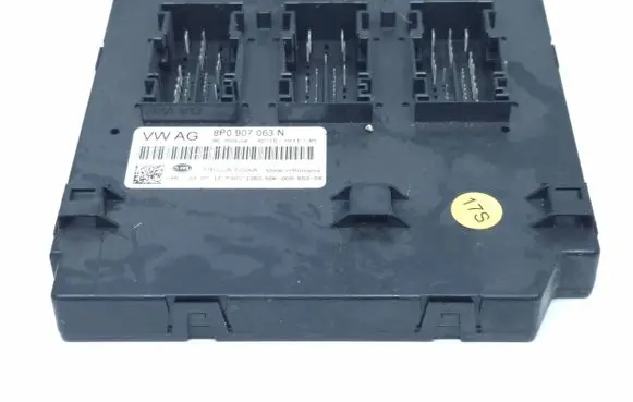 Volkswagen PASSAT B8 Door central lock control unit/module 5Q0937086CK