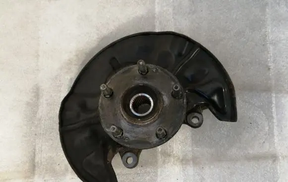 Toyota Corolla Verso AR10 Front wheel hub 4350205040 477810F010