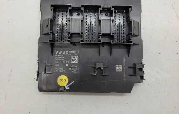 Volkswagen Caddy Central body control module 5K0937085AA