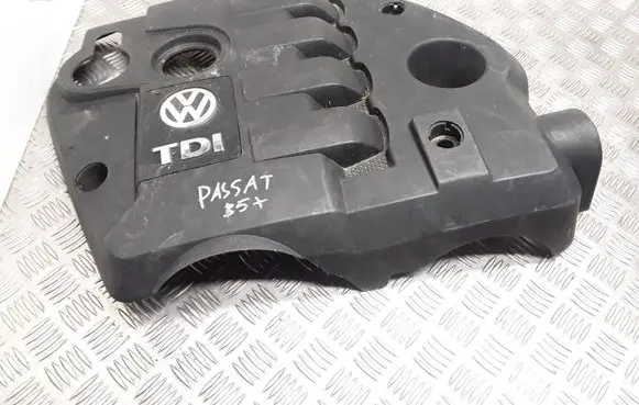 Volkswagen PASSAT B5.5 Engine cover (trim) 038103925
