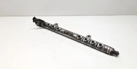 Volvo XC60 Fuel main line pipe 30777759 0281002990